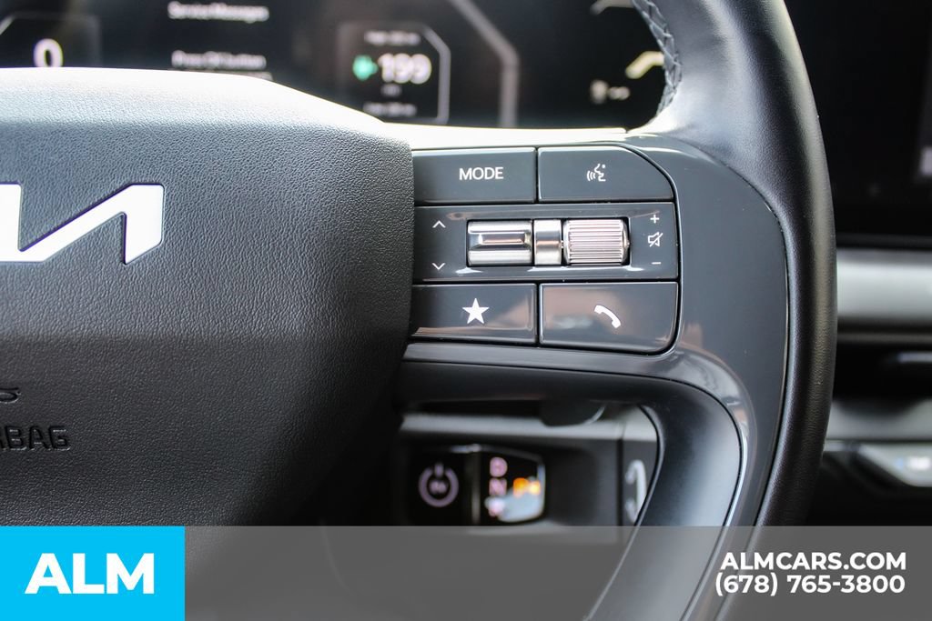 Used 2024 Kia EV9 Light Long Range RWD image 30