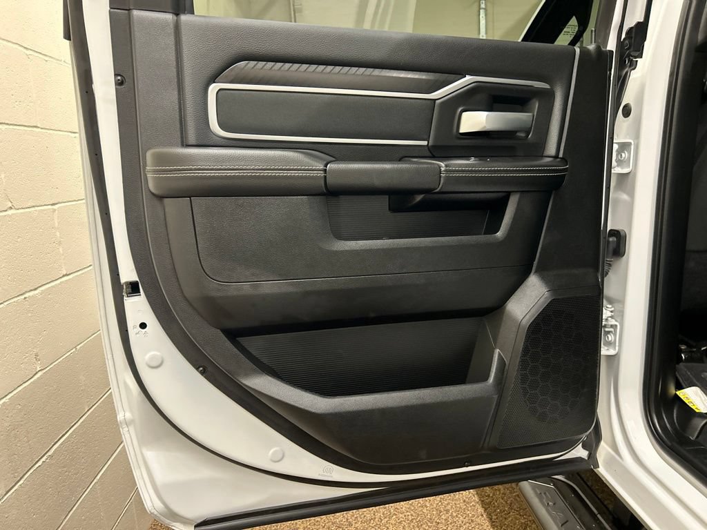 Used 2025 RAM 2500 Big Horn AWD/4WD image 14
