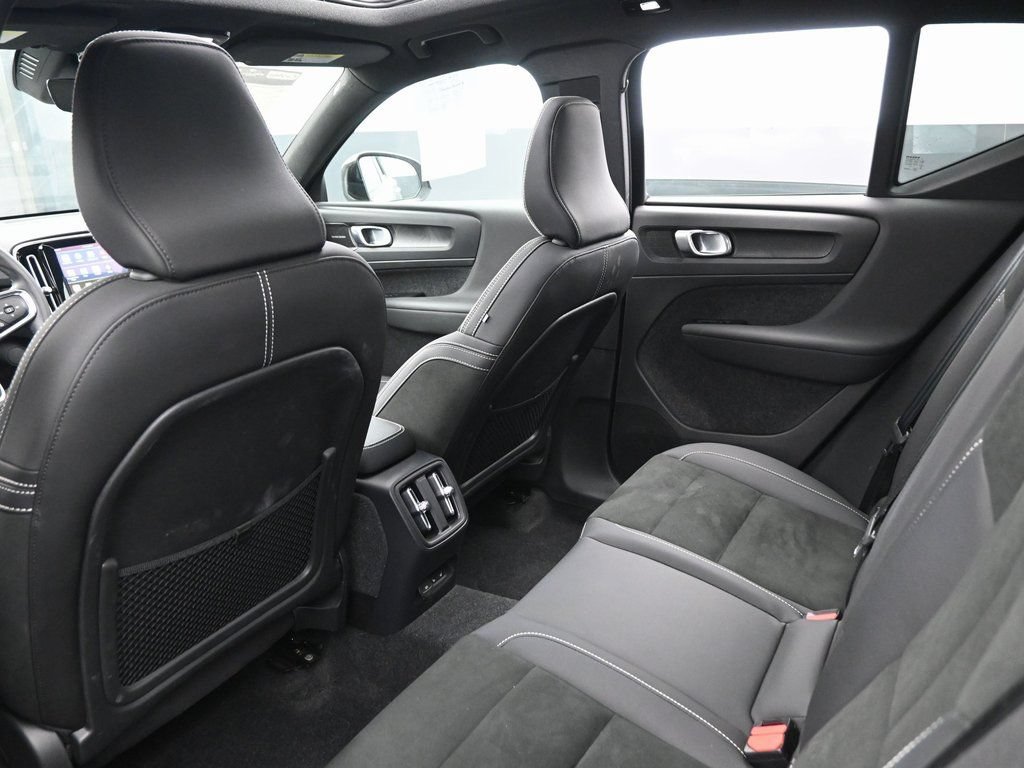 Used 2023 Volvo XC40 Recharge Ultimate w/ Protection Package Premier AWD/4WD image 35