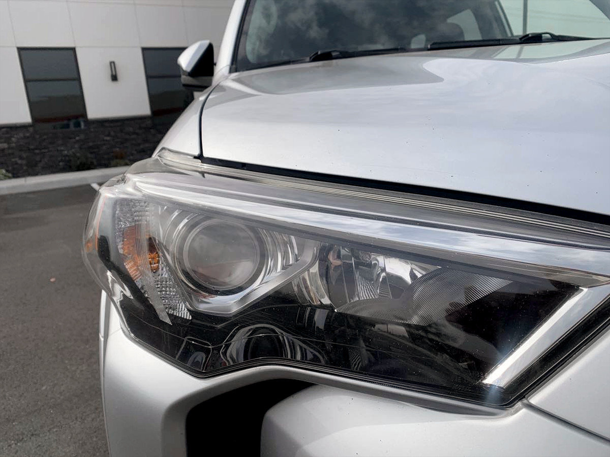 Used 2017 Toyota 4Runner SR5 AWD/4WD image 9