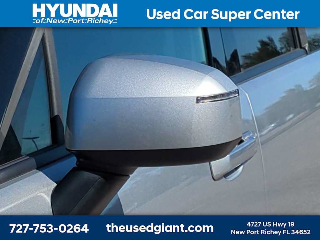 Used 2025 Hyundai Santa Fe SEL FWD image 11