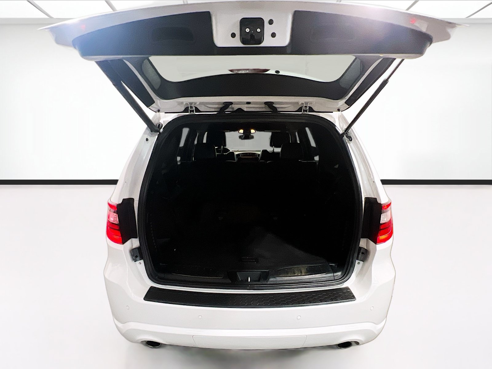 Used 2018 Dodge Durango GT w/ Blacktop Package RWD image 18