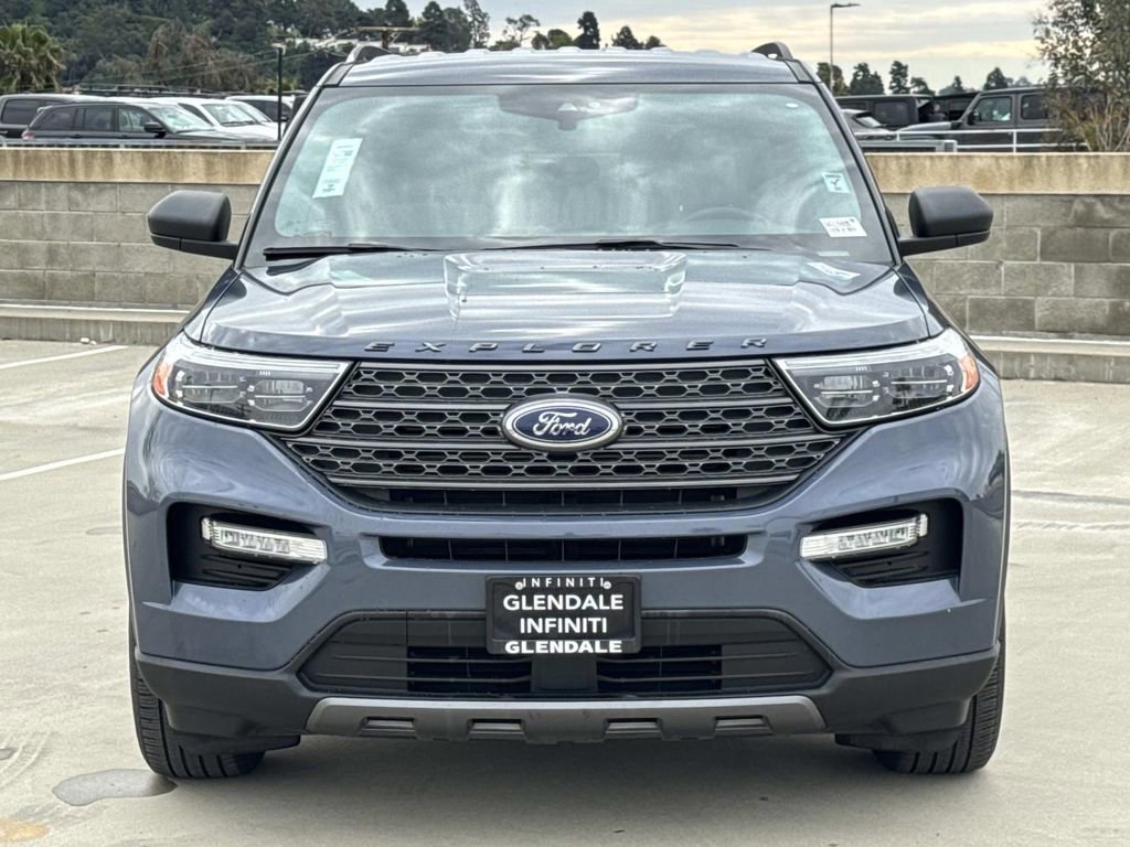 Used 2021 Ford Explorer XLT w/ Equipment Group 202A image 3