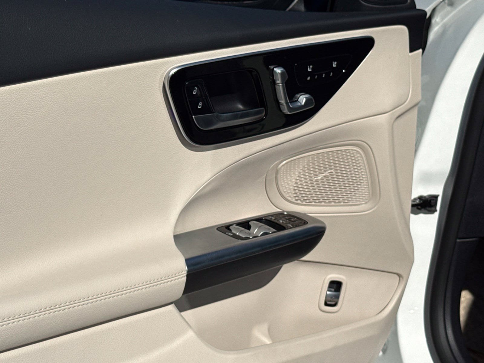 New 2026 Mercedes-Benz C 300 Sedan image 14