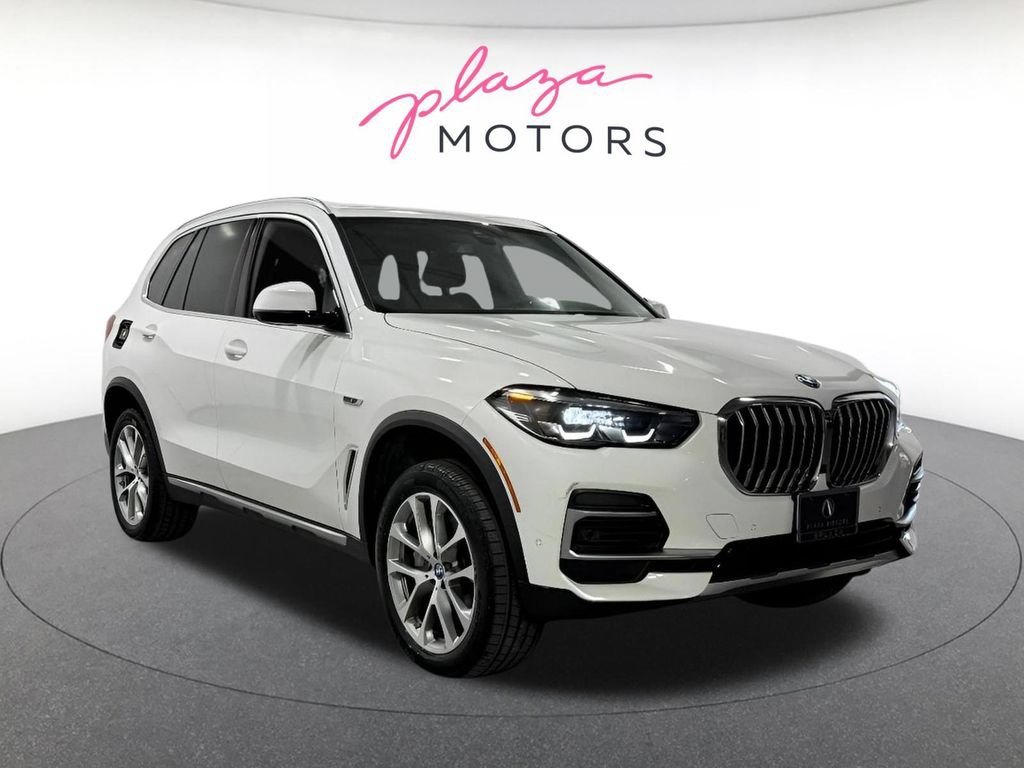 Certified 2023 BMW X5 xDrive45e w/ Climate Comfort Package AWD/4WD image 4