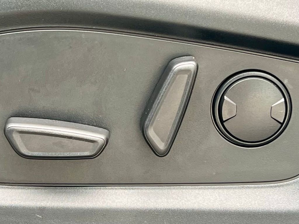 Used 2021 Ford Explorer XLT w/ Equipment Group 202A image 28