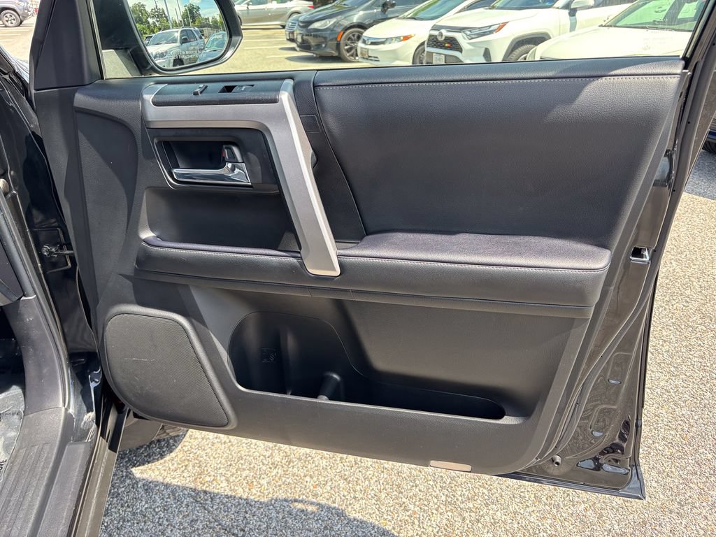 Used 2021 Toyota 4Runner SR5 Premium w/ Moonroof Package AWD/4WD image 40