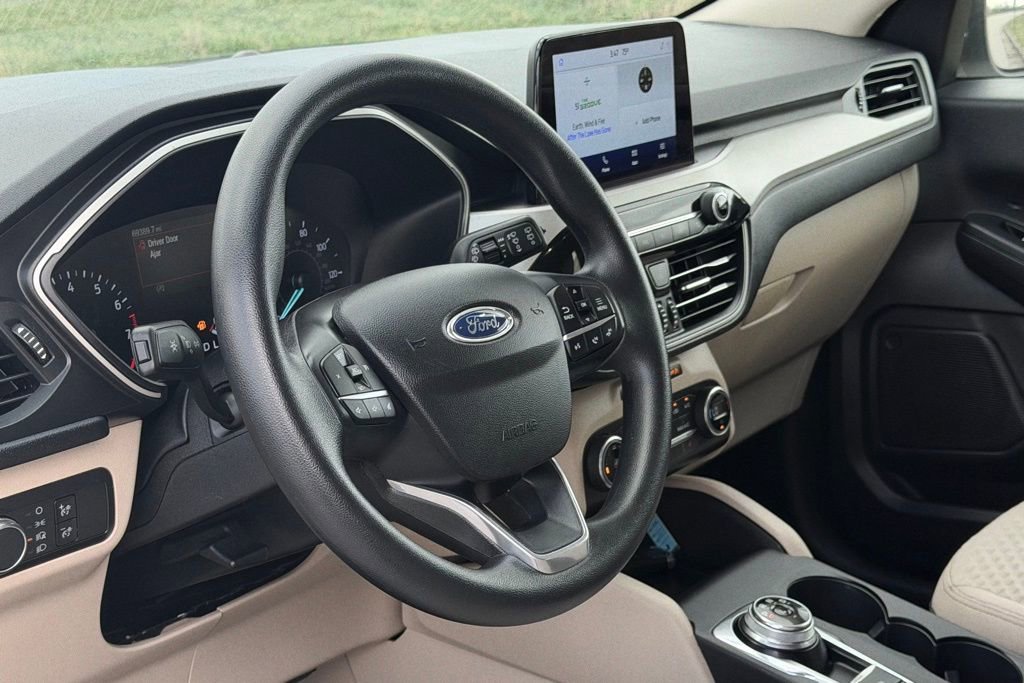 Used 2020 Ford Escape SE image 19