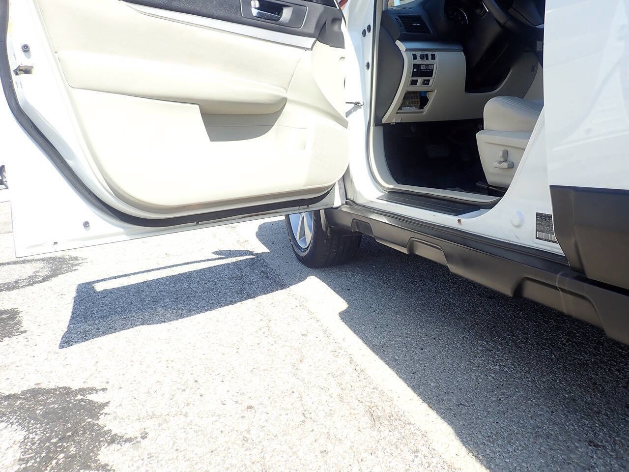 Used 2013 Subaru Outback 2.5i Premium w/ Popular Pkg 1B image 12