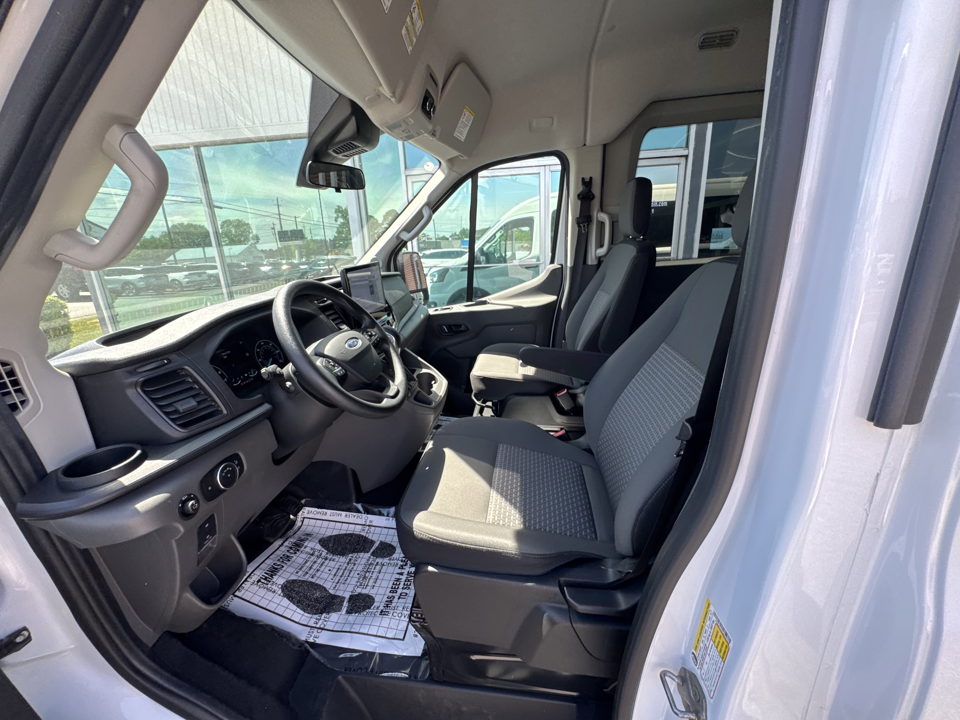 Used 2024 Ford Transit 350 XLT RWD image 7