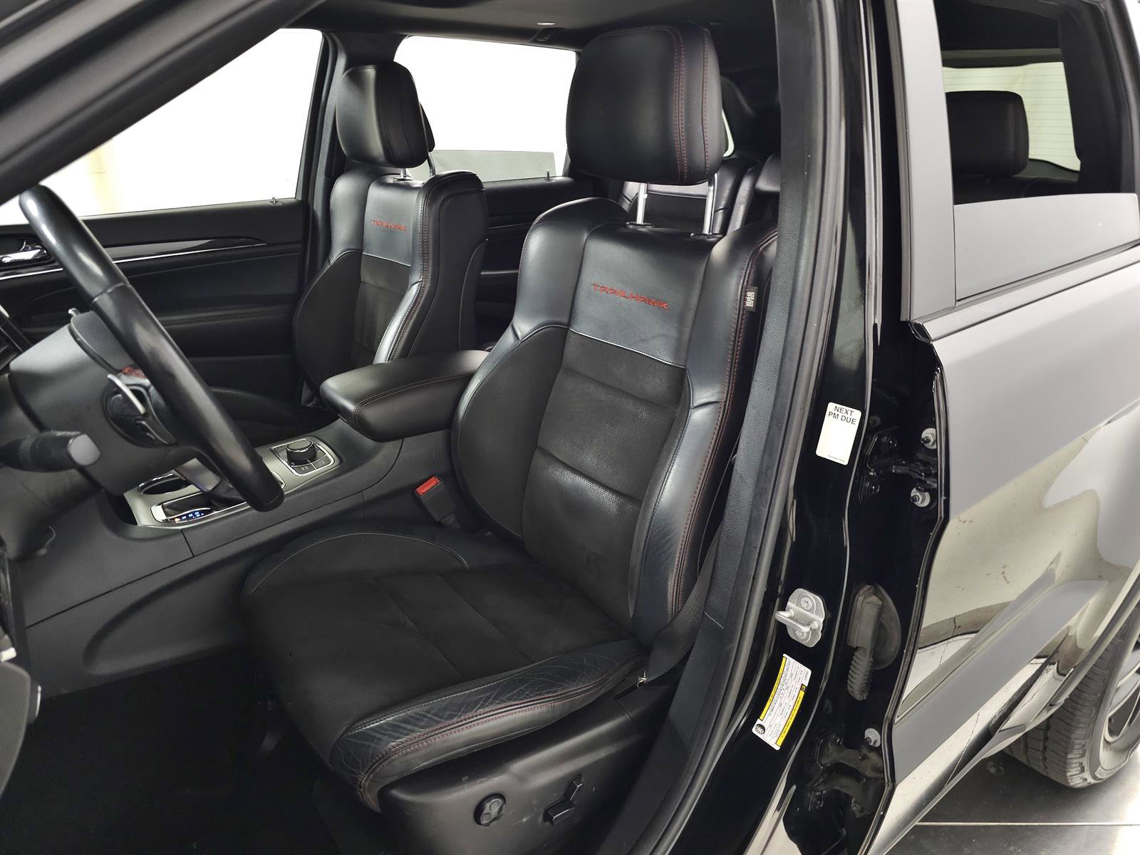 Used 2020 Jeep Grand Cherokee Trailhawk AWD/4WD image 15