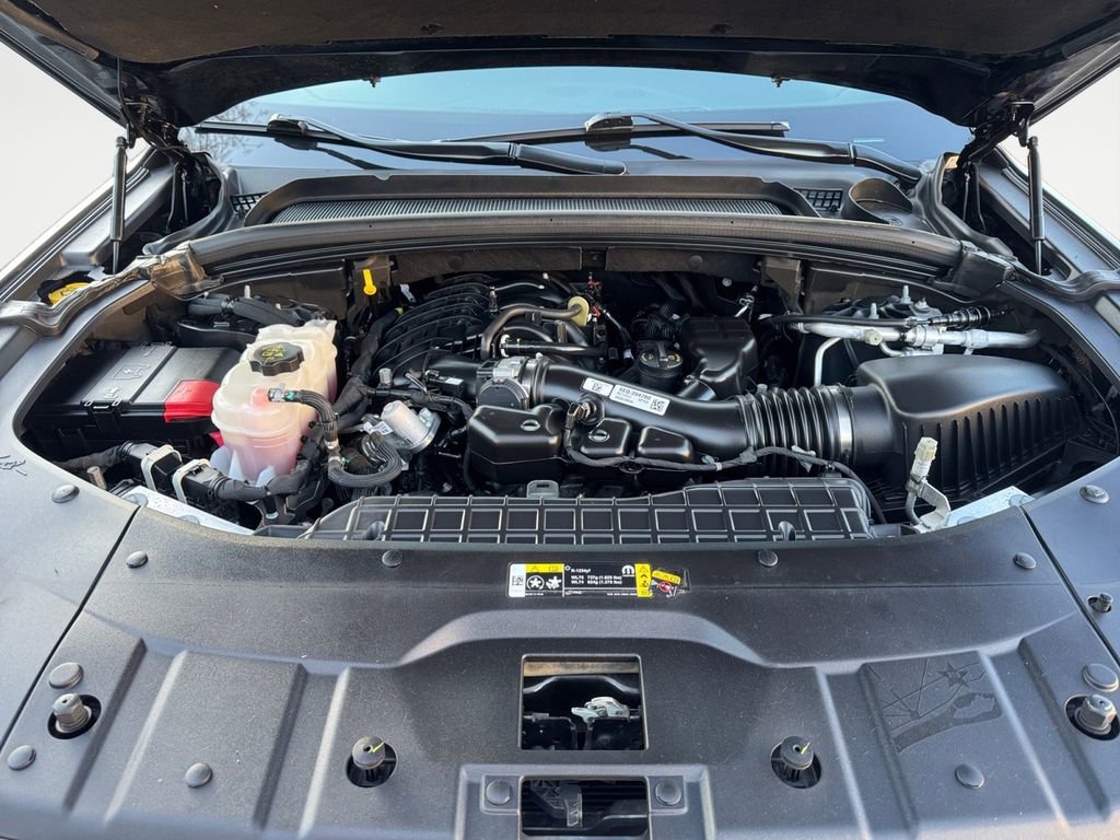 Used 2024 Jeep Grand Cherokee Laredo image 17