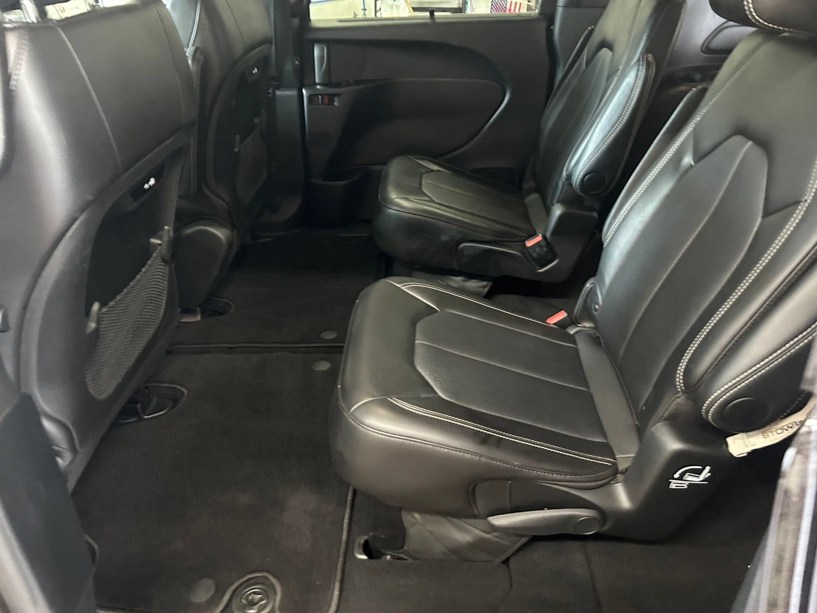 Certified 2025 Chrysler Pacifica Select FWD image 24