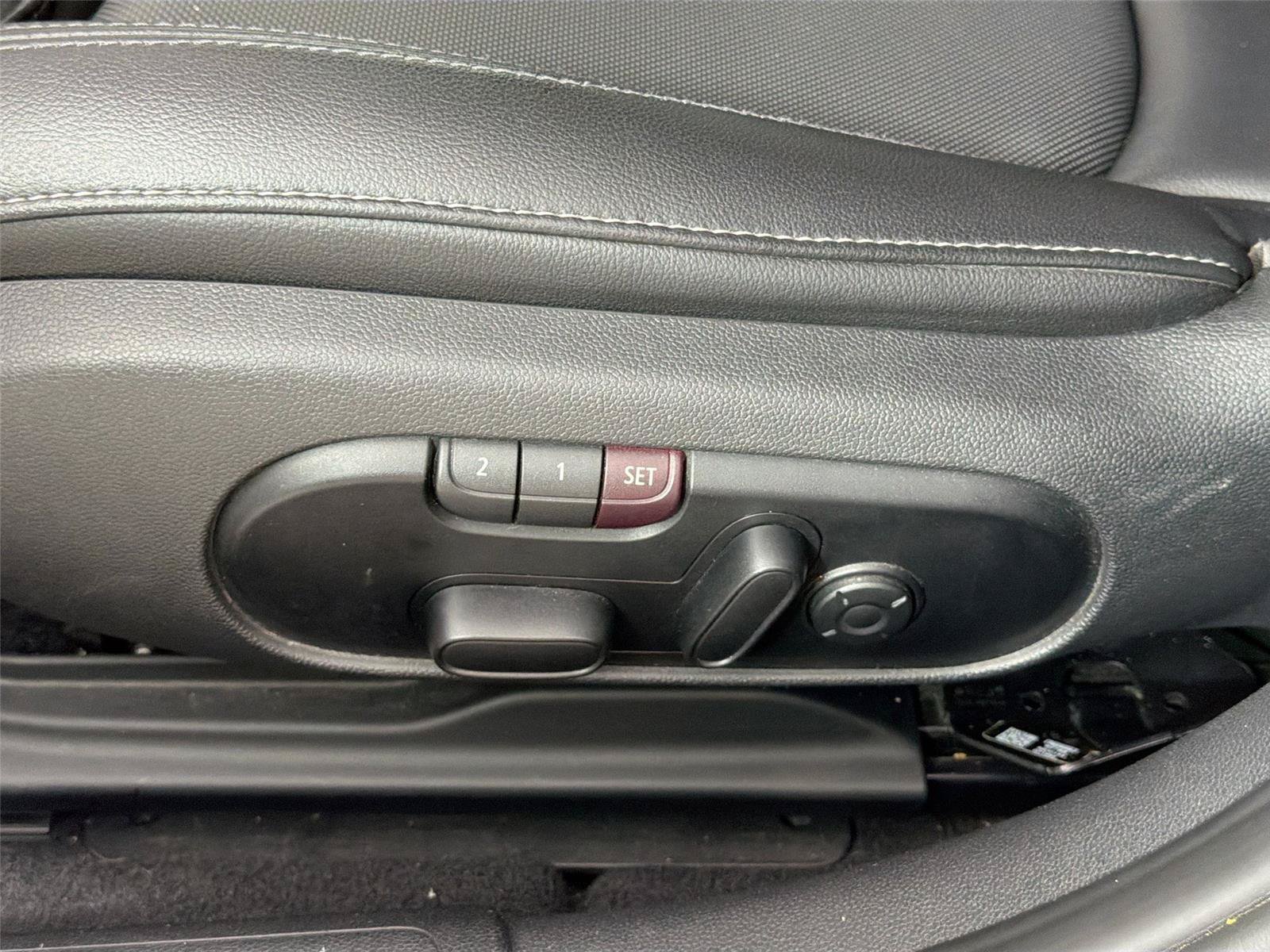 Used 2016 MINI Cooper Clubman S FWD image 16