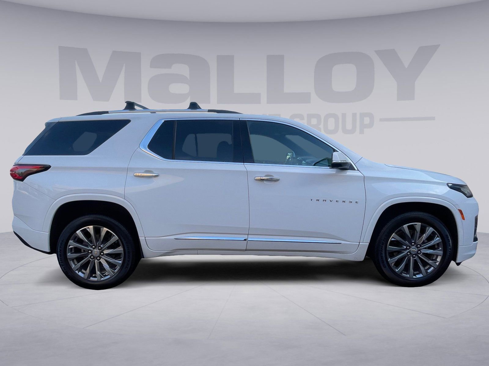 Used 2023 Chevrolet Traverse Premier w/ LPO, Cargo Package image 6