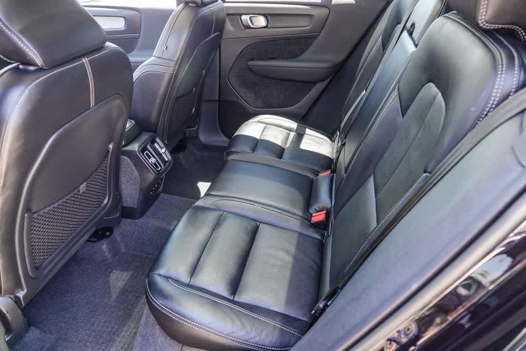 Used 2024 Volvo XC40 B5 Ultimate w/ Protection Package Premier AWD/4WD image 17