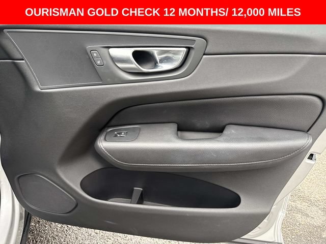 Used 2021 Volvo XC60 T5 Momentum w/ Premium Package FWD image 8