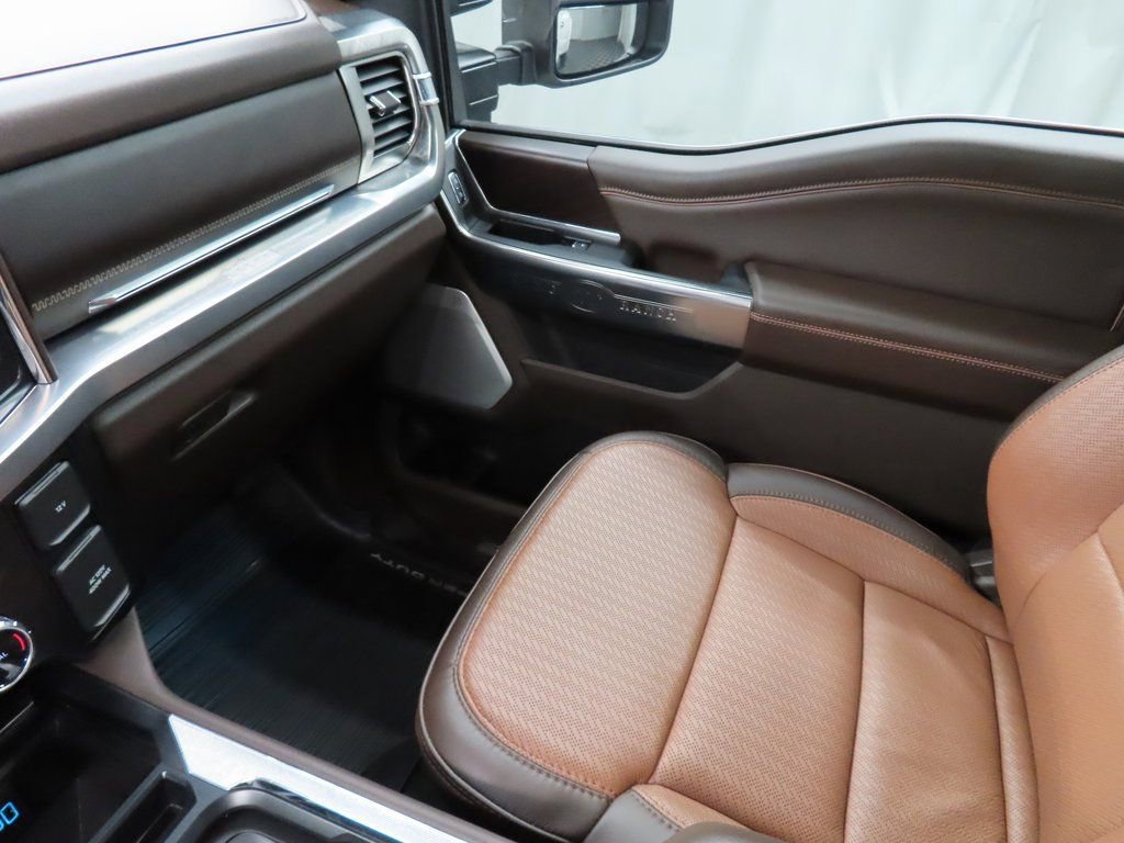 Used 2025 Ford F450 King Ranch w/ Chrome Package AWD/4WD image 36