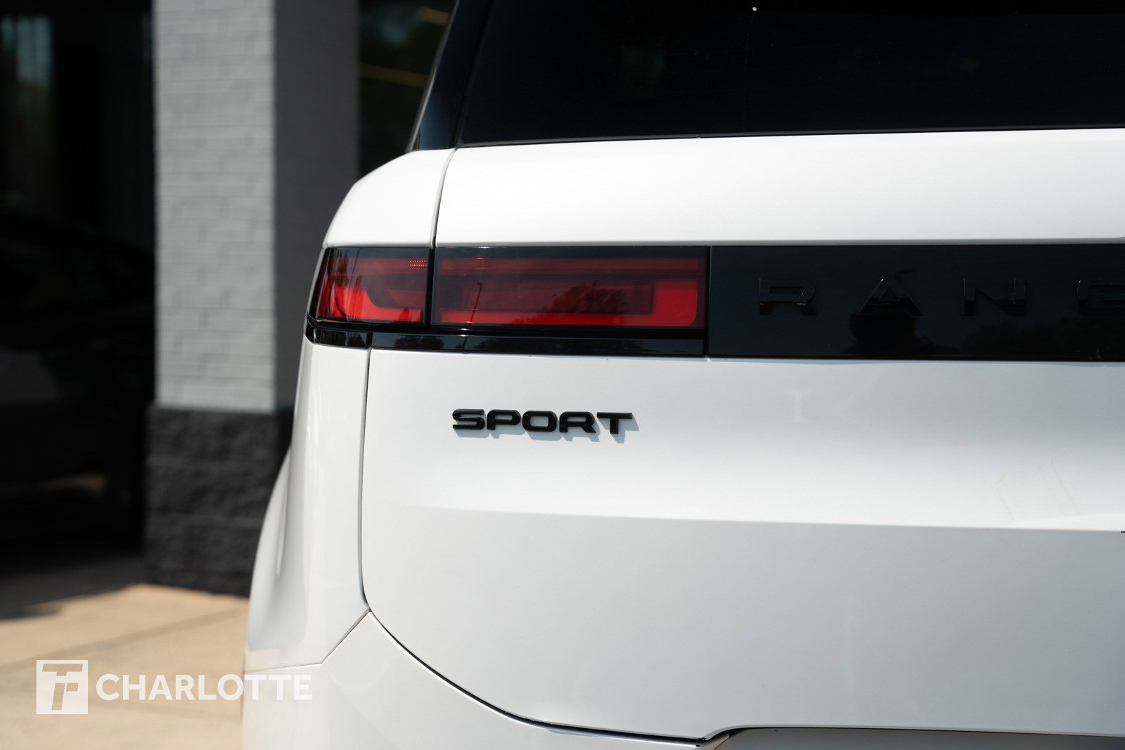 Used 2024 Land Rover Range Rover Sport Dynamic SE image 12