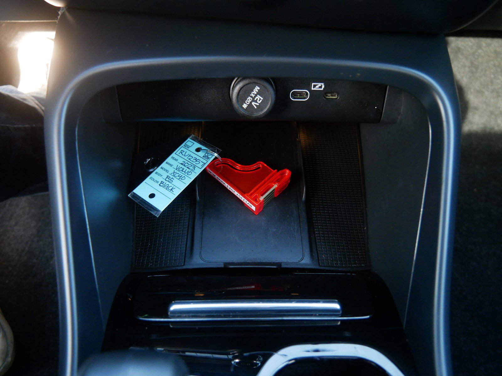 Certified 2023 Volvo XC40 Recharge Ultimate image 28