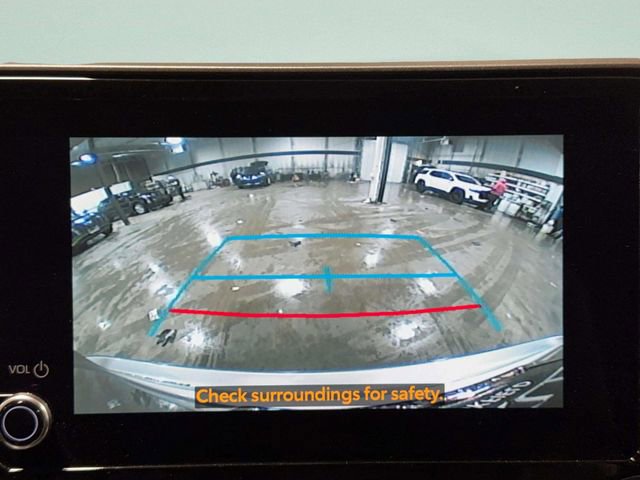 Used 2024 Toyota Highlander LE image 16