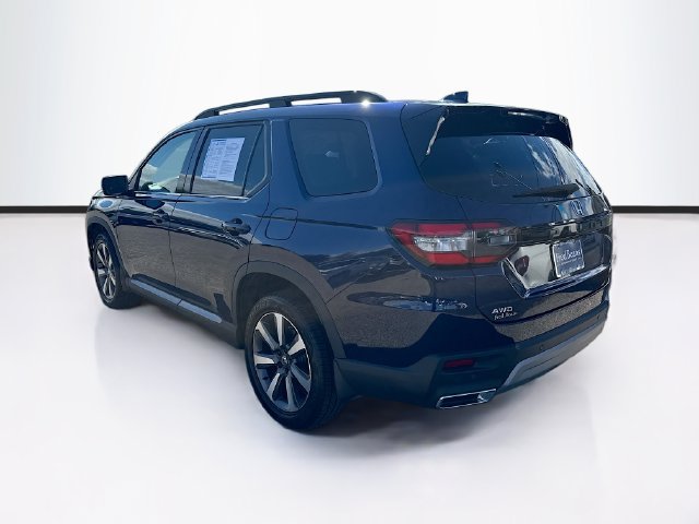 Certified 2025 Honda Pilot Touring image 6