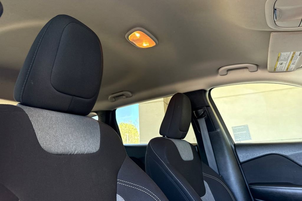 Used 2017 Jeep Cherokee Altitude image 14