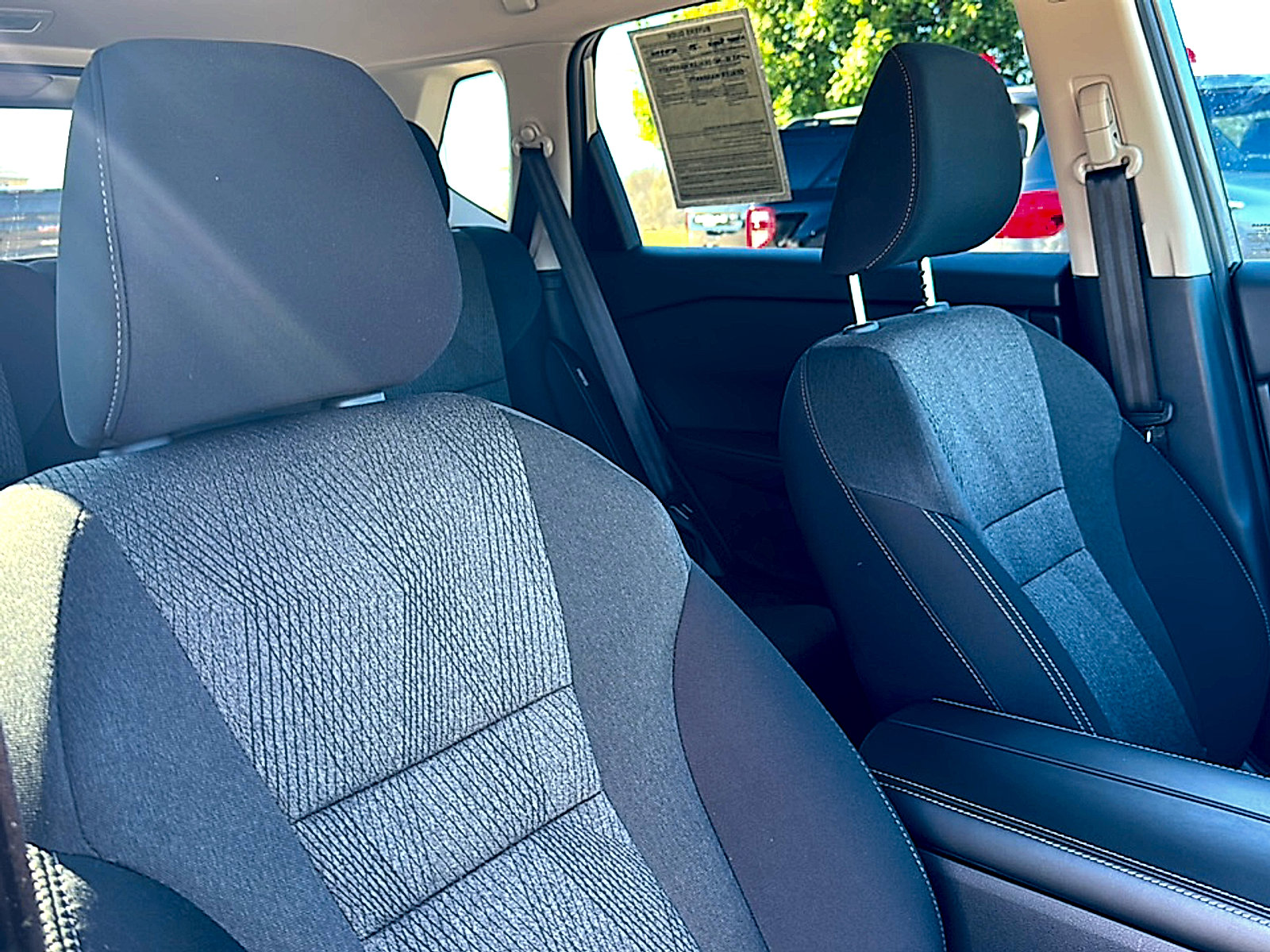 Used 2025 Nissan Rogue SV image 24