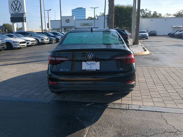 Certified 2023 Volkswagen Jetta SE w/ Panoramic Sunroof Package image 5