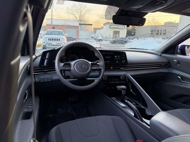 Used 2021 Hyundai Elantra SEL image 24
