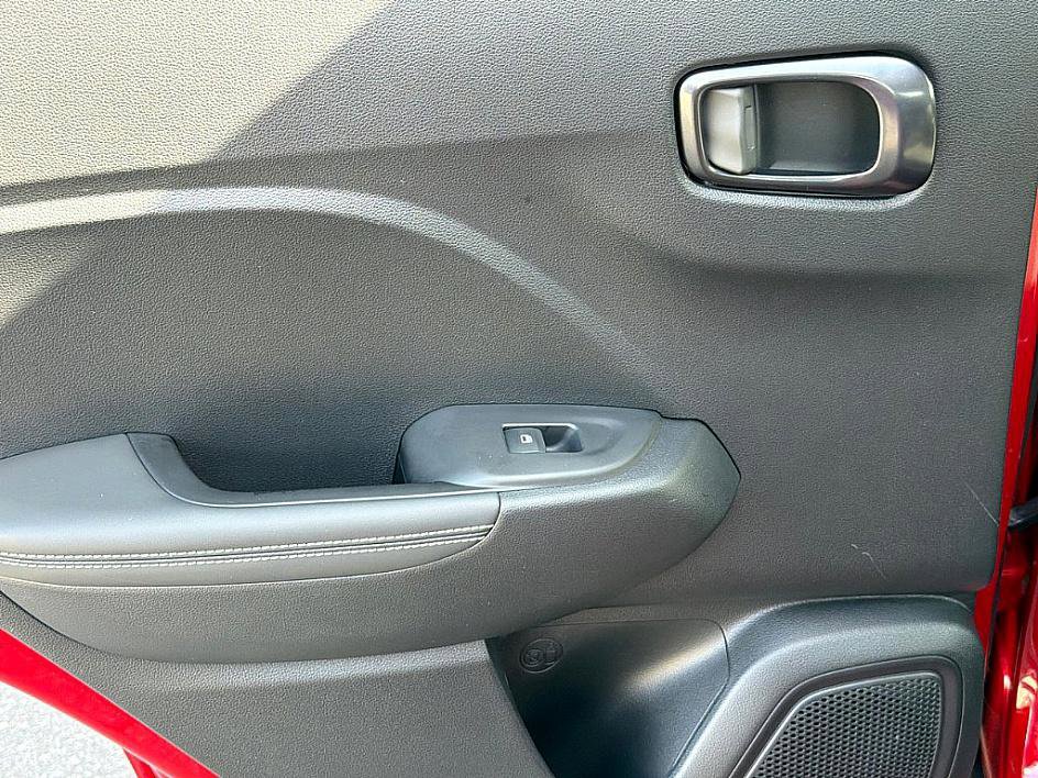 Certified 2025 Hyundai Venue Limited image 9