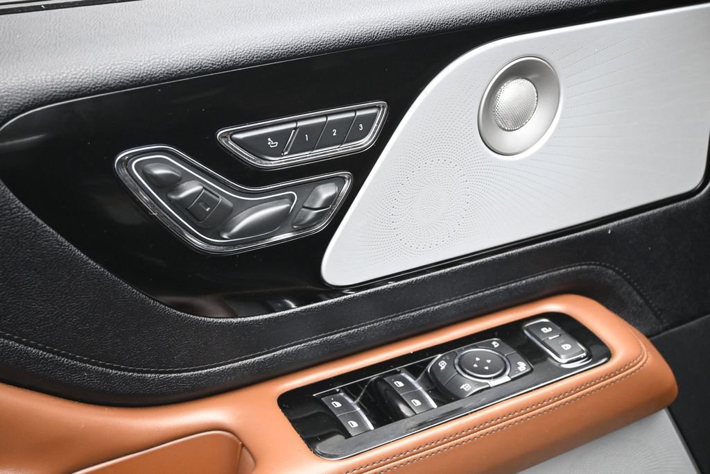 Used 2022 Lincoln Aviator Grand Touring w/ Equipment Group 301A AWD/4WD image 9