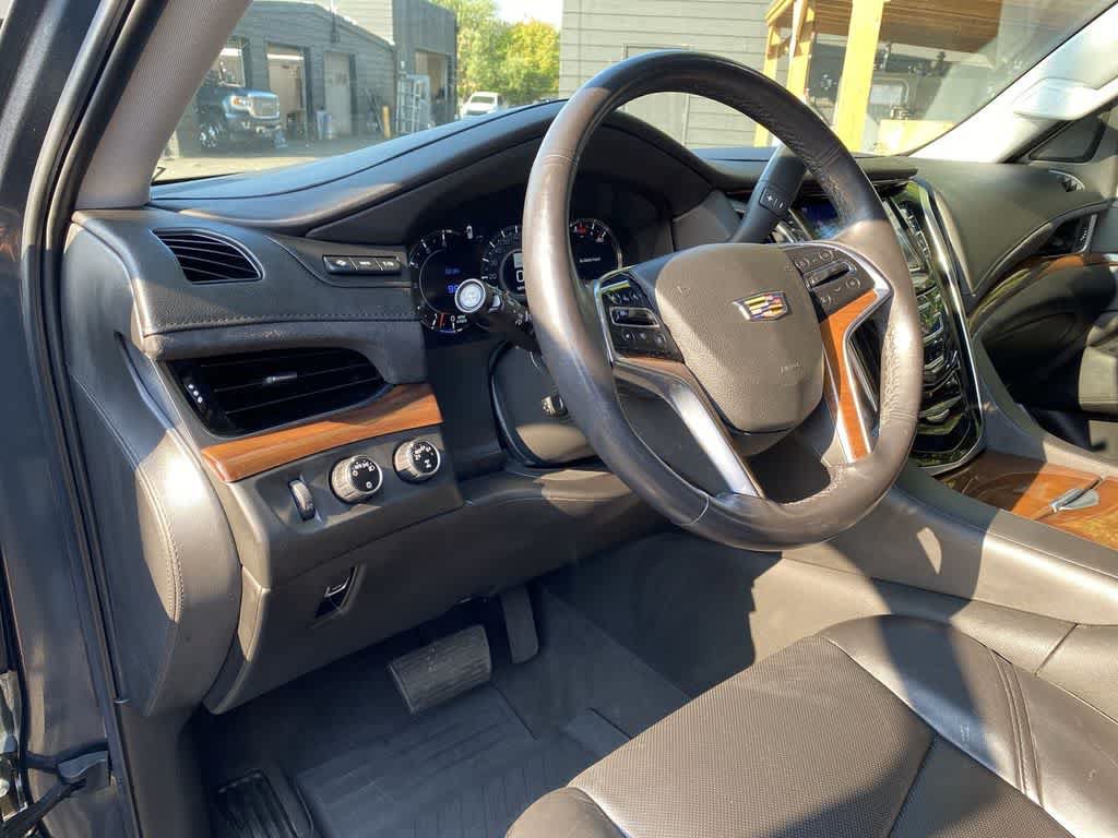 Used 2020 Cadillac Escalade ESV Premium Luxury AWD/4WD image 2