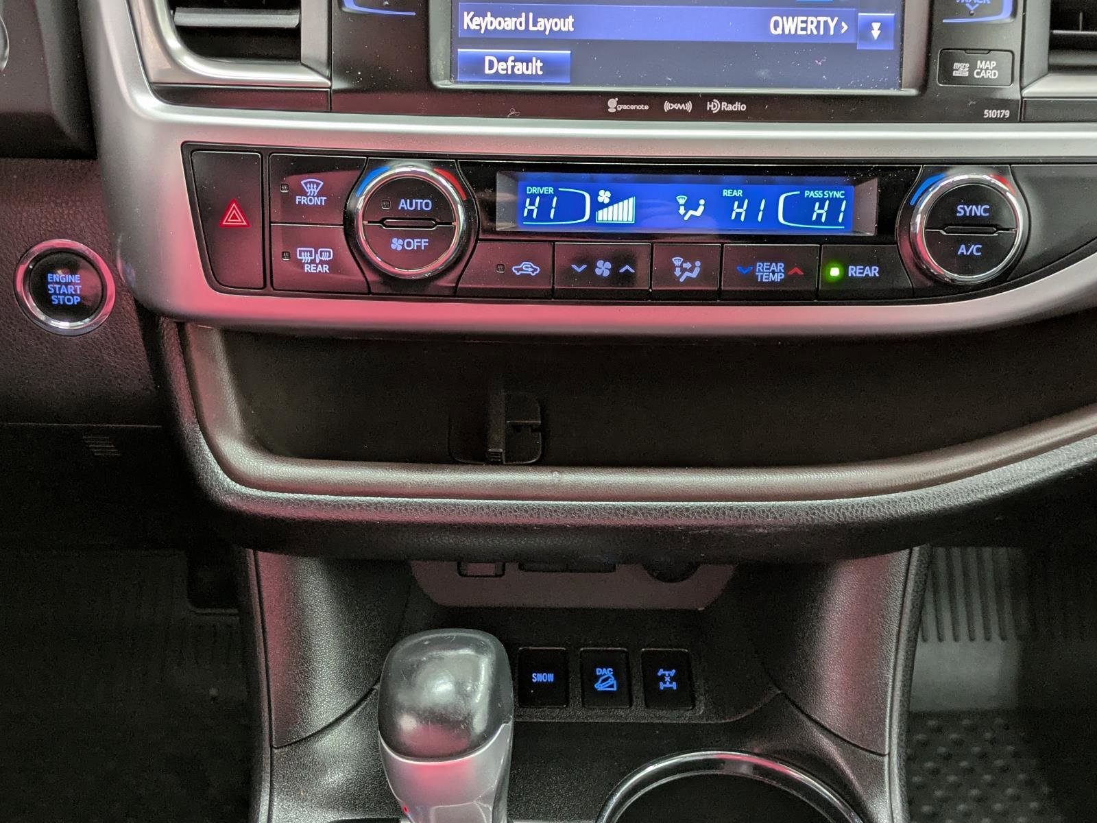 Used 2018 Toyota Highlander XLE image 29