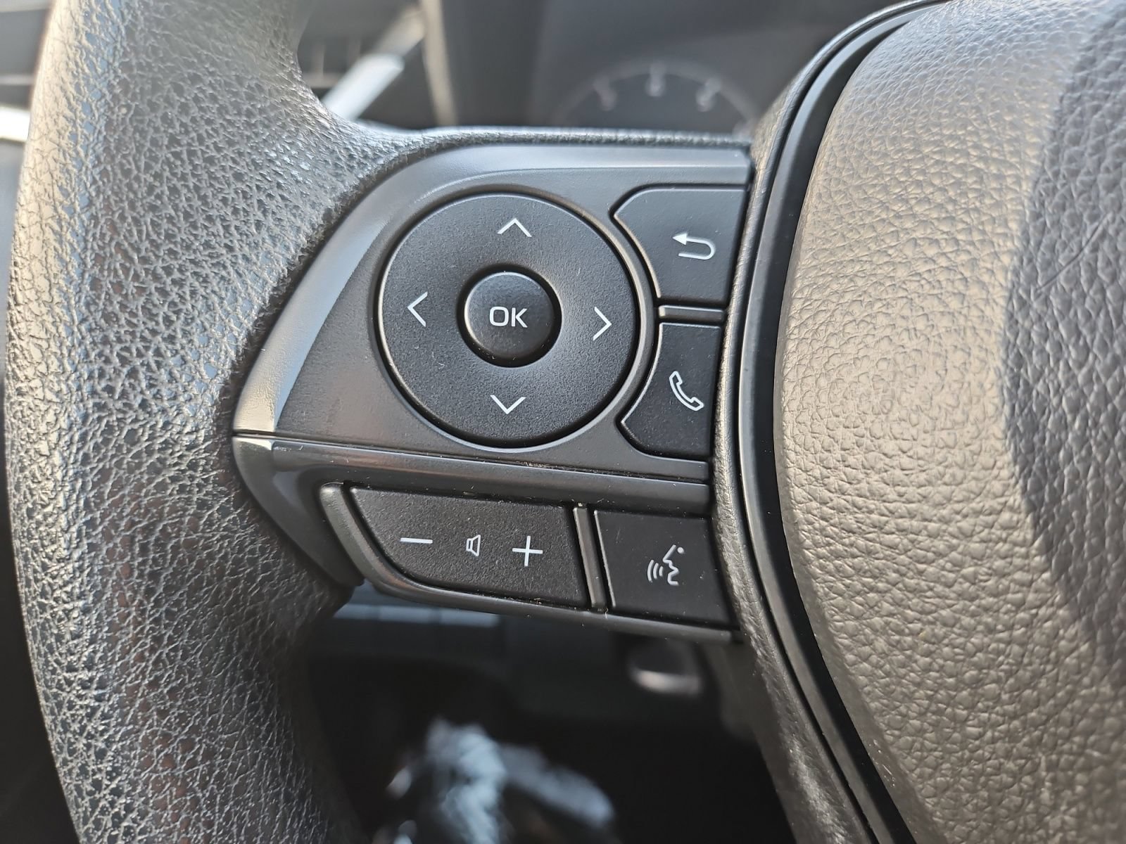 Used 2024 Toyota Corolla LE FWD image 30