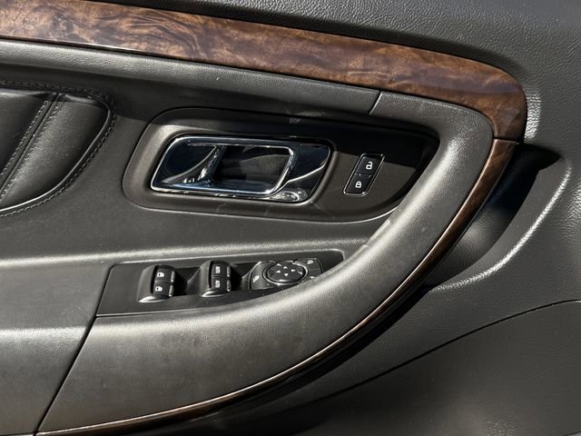 Used 2015 Ford Taurus Limited FWD image 22