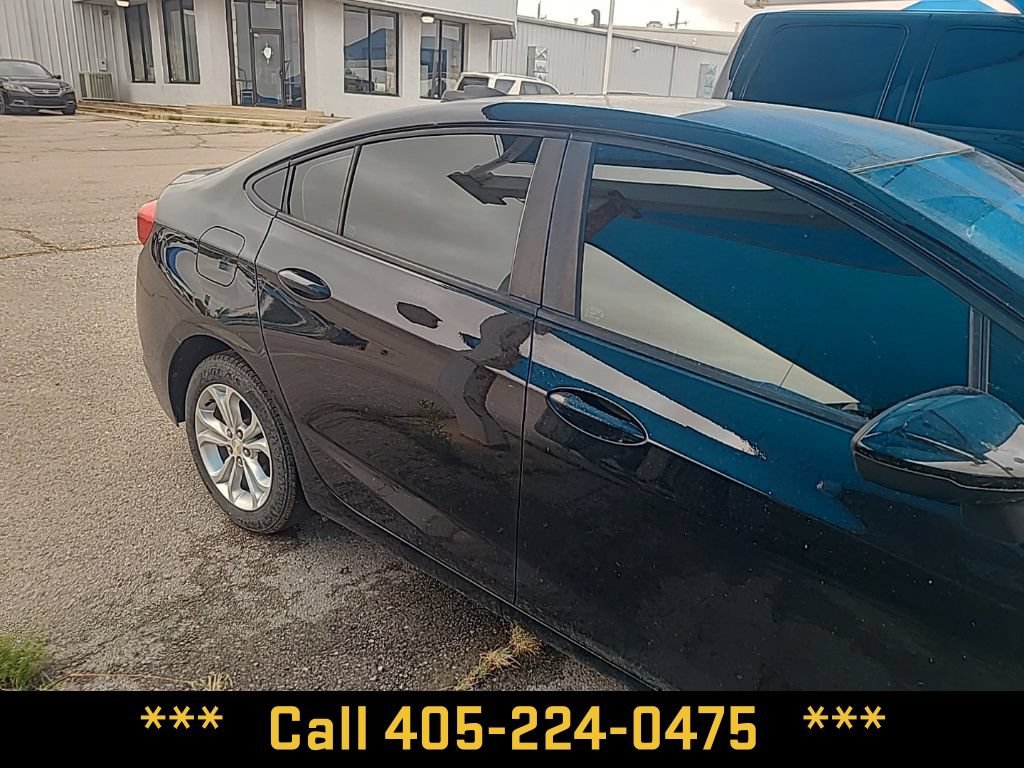 Used 2019 Chevrolet Cruze LS w/ LS Convenience Package FWD image 13
