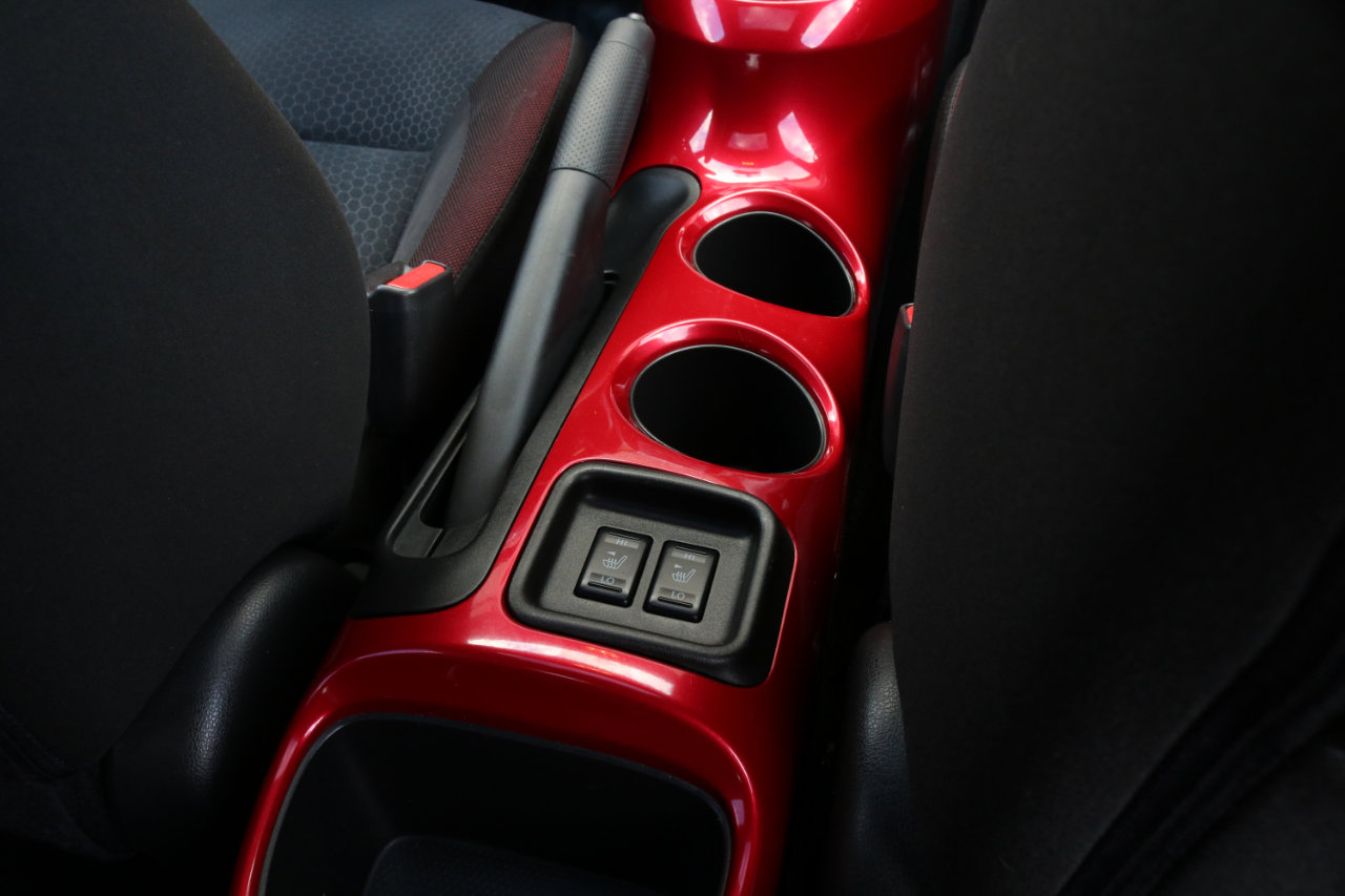 Used 2015 Nissan Juke SV w/ Cold Weather Package image 38