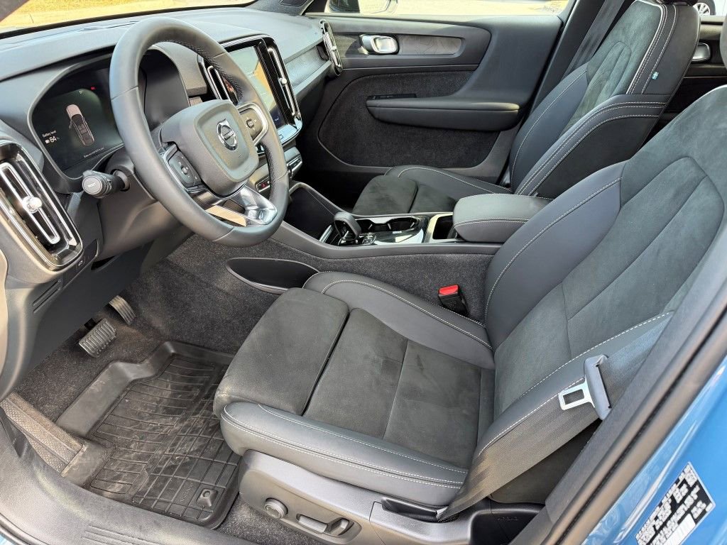 Certified 2023 Volvo C40 P8 Recharge Plus w/ Protection Package Premier image 21