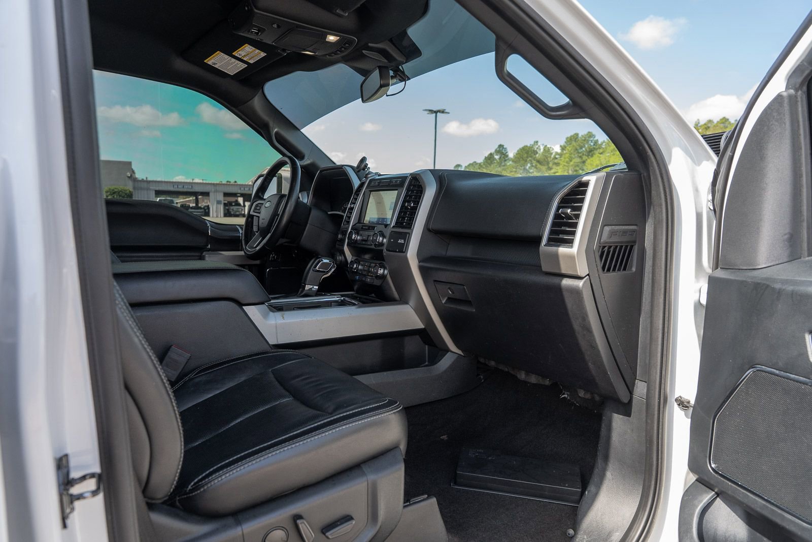 Used 2020 Ford F150 Lariat AWD/4WD image 11