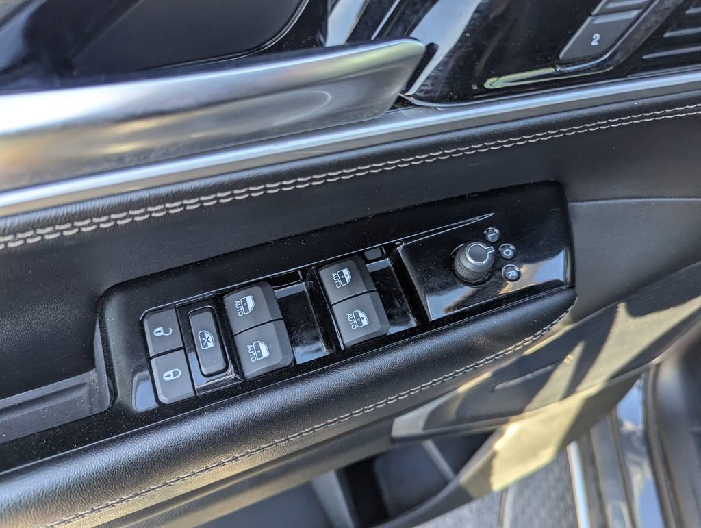 Used 2024 Jeep Wagoneer Series II w/ Flexible Seating Group image 16