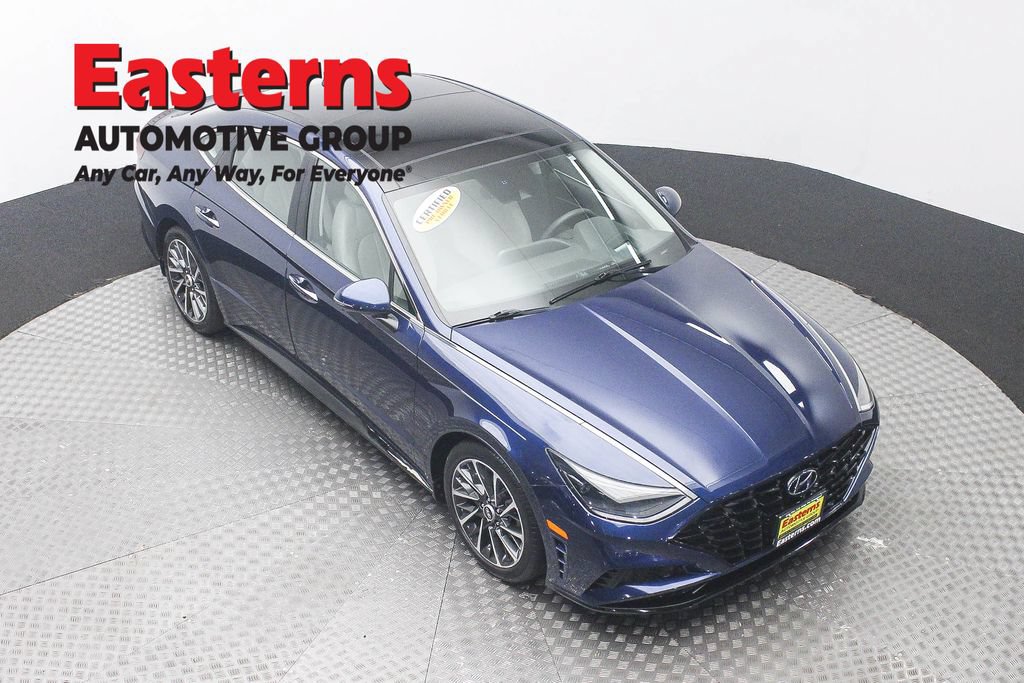 Used 2021 Hyundai Sonata Limited w/ Winter Weather Package FWD image 3