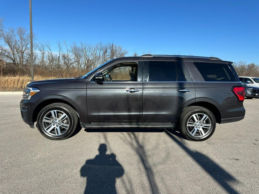 Used 2024 Ford Expedition Limited image 2
