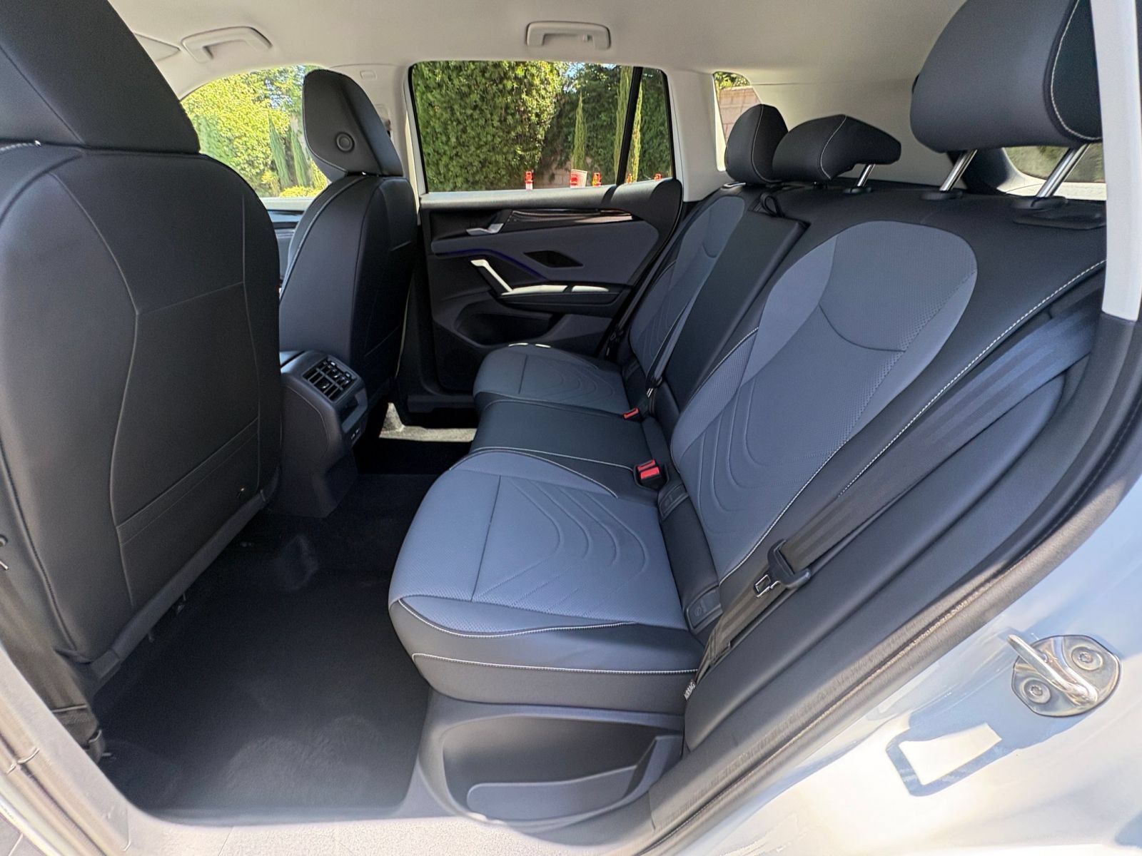 Used 2026 Volkswagen Tiguan SE AWD/4WD image 27