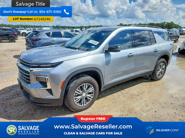 Used 2026 Chevrolet Traverse LT FWD image 1