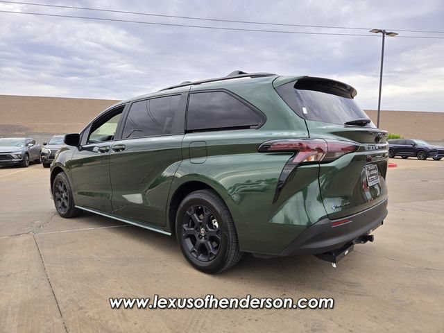 Used 2025 Toyota Sienna XLE Woodland Edition AWD/4WD image 4