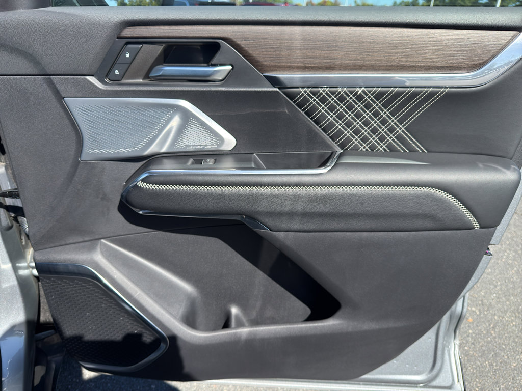 Used 2024 GMC Acadia Denali w/ Super Cruise Package image 38