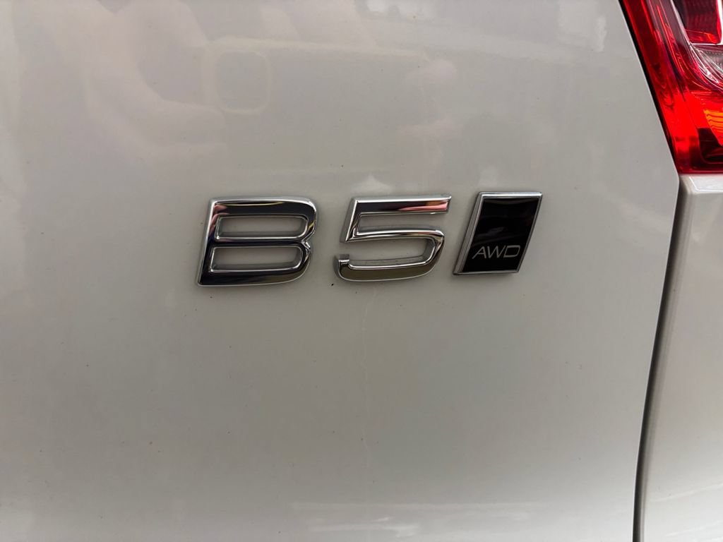 Certified 2024 Volvo XC40 B5 Plus w/ Climate Package AWD/4WD image 31