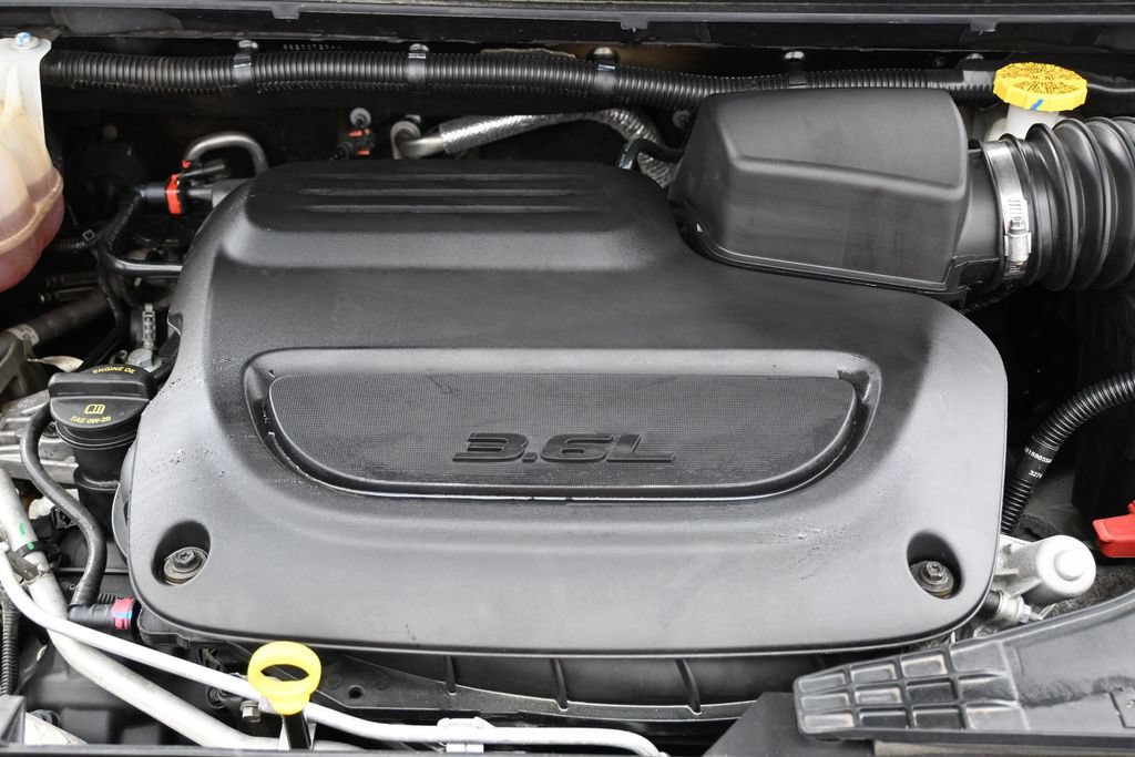Used 2025 Chrysler Pacifica Select FWD image 34