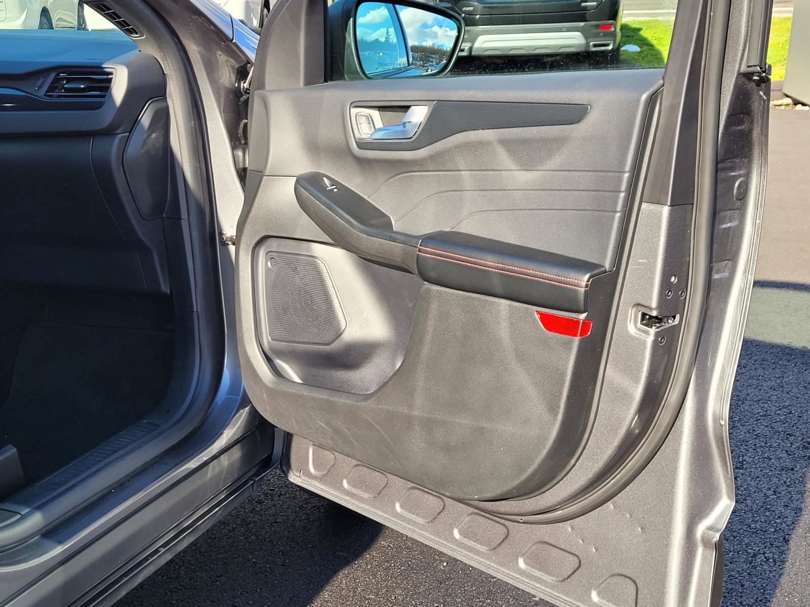 Used 2025 Ford Escape ST-Line image 20